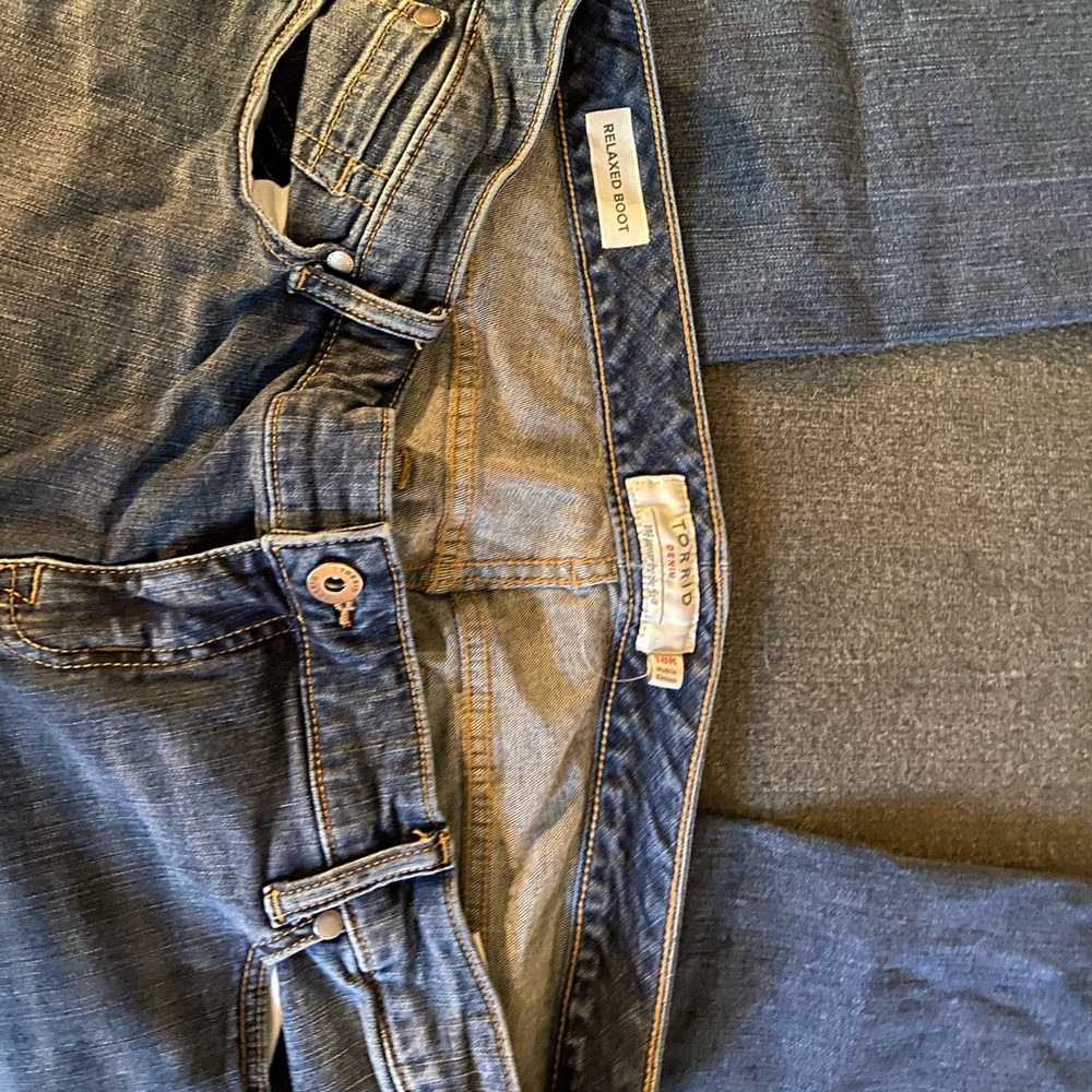 Relaxed bootleg jeans